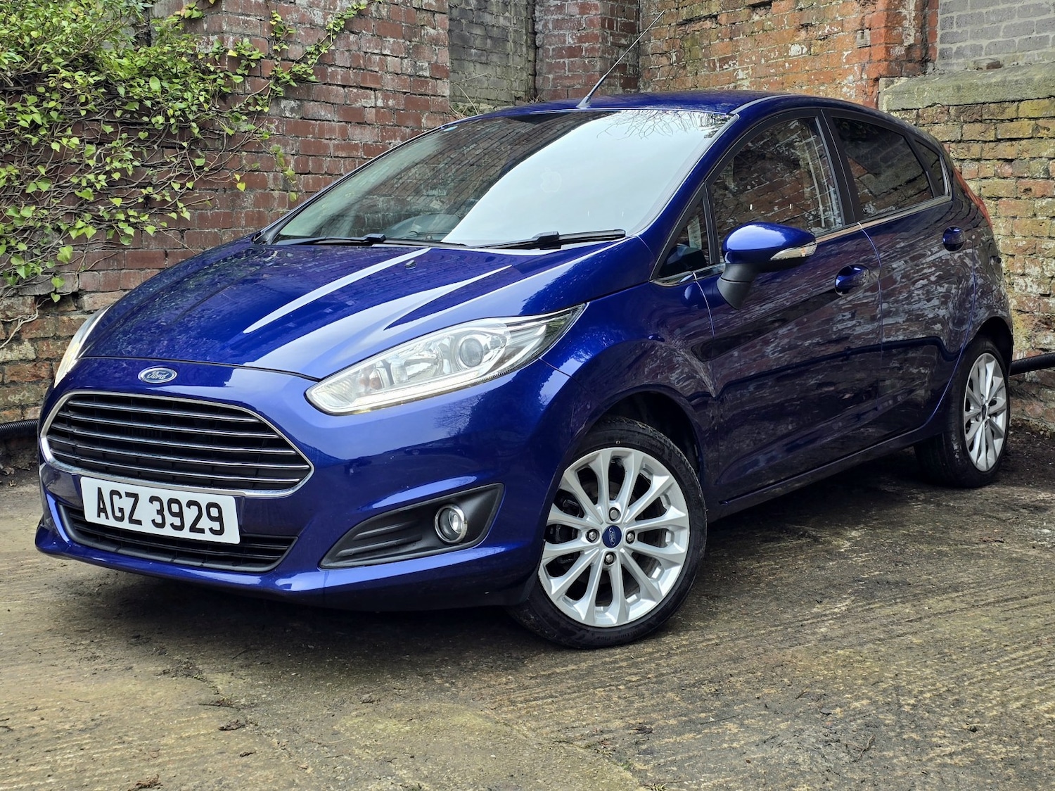 Used Ford Fiesta 2015 for sale - 76877634: Photo 1