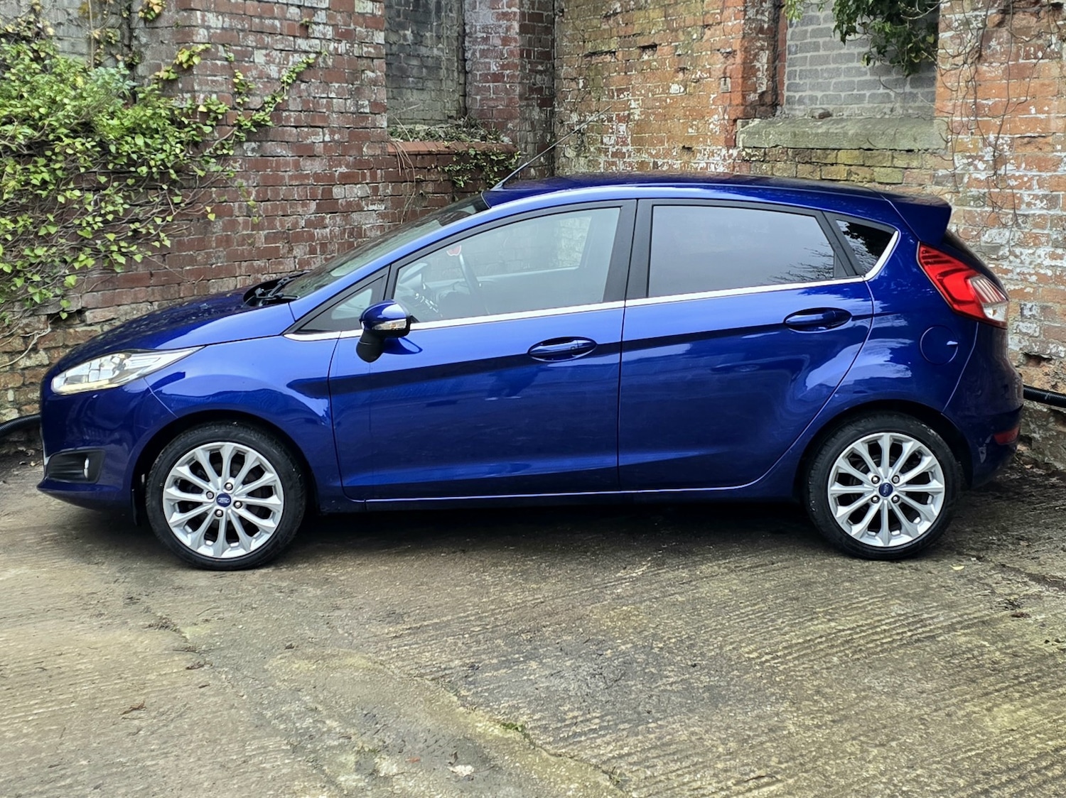 Used Ford Fiesta 2015 for sale - 76877634: Photo 11