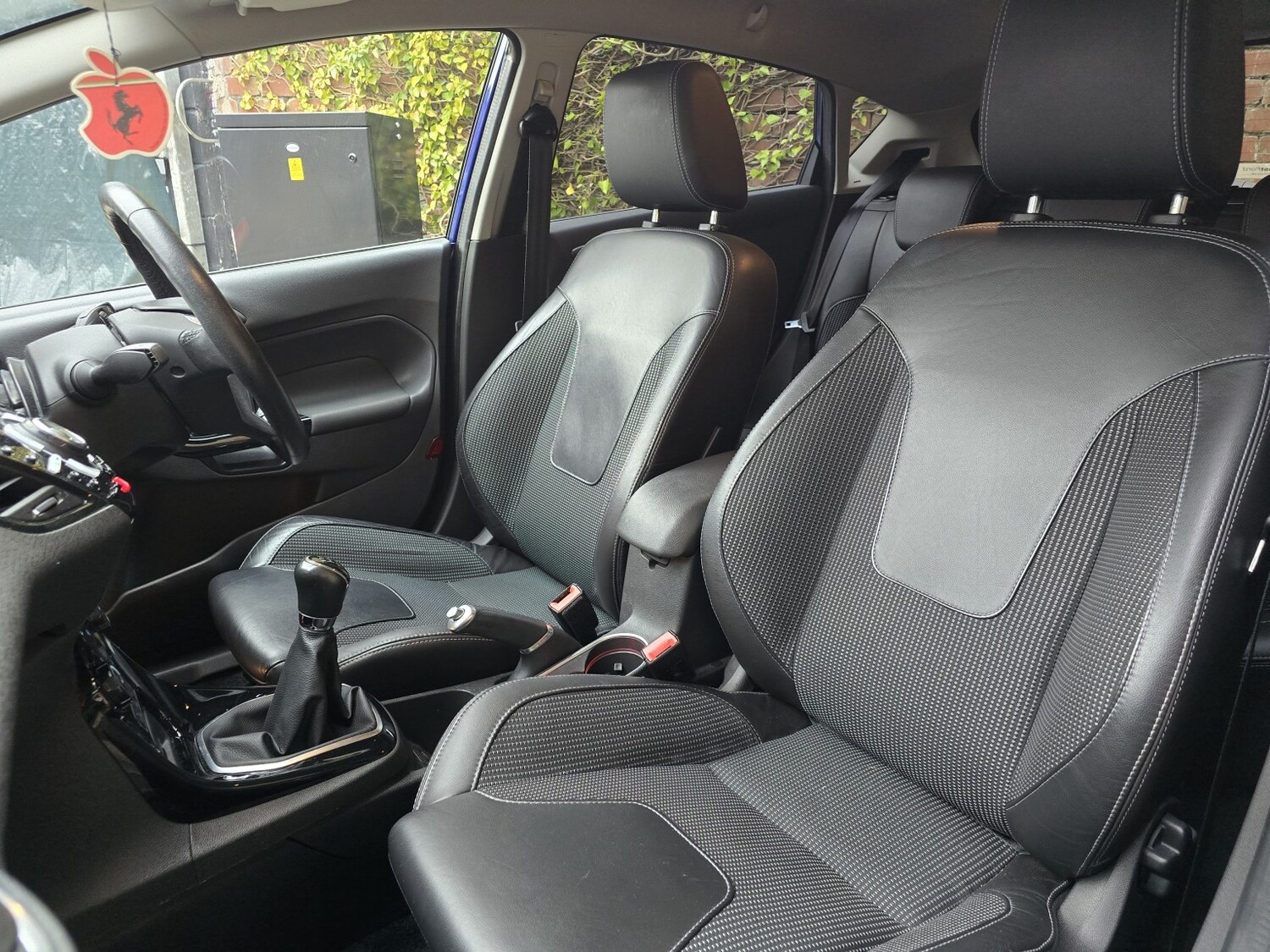 Used Ford Fiesta 2015 for sale - 76877634: Photo 15