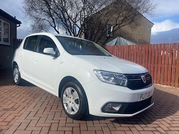Used Dacia Sandero 2017 for sale - 77808927: Photo