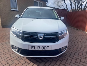 Used Dacia Sandero 2017 for sale - 77808927: Photo
