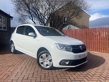 Used Dacia Sandero 2017 for sale - 77808927: Photo