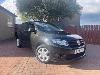 Used Dacia Sandero 2015 for sale - 75977382: Photo