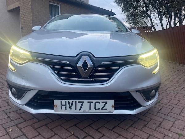 Used Renault Megane 2017 for sale - 76318178: Photo 2