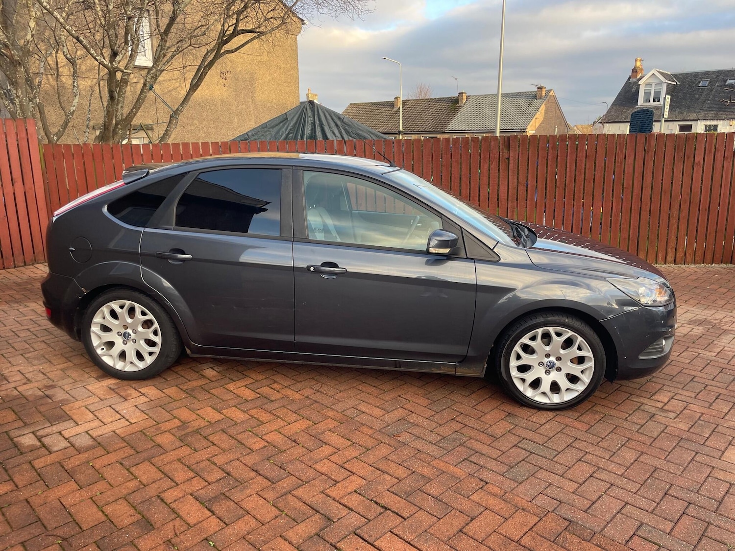 Used Ford Focus 2010 for sale - 77049954: Photo 9