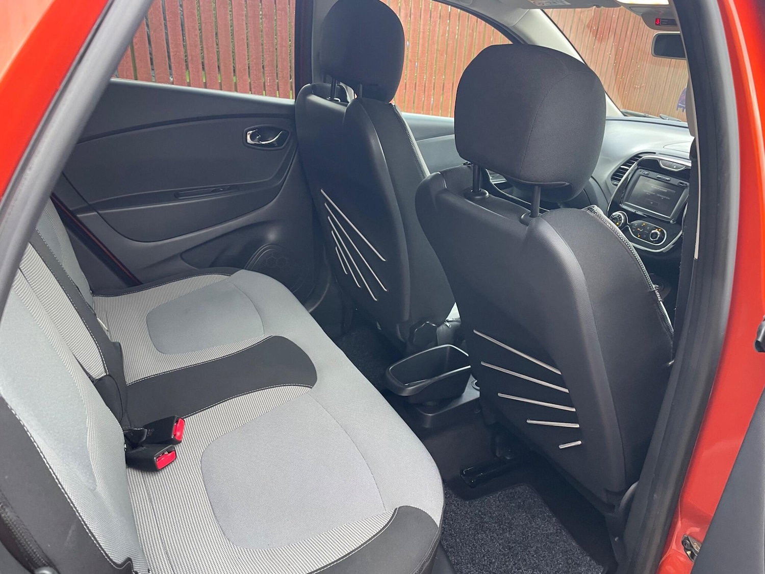 Used Renault Captur for sale - 77824570: Photo 12