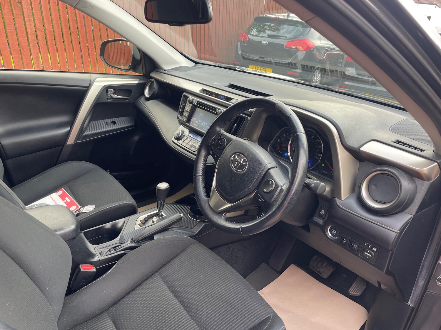 Used Toyota RAV4 2014 for sale - 76370921: Photo 10