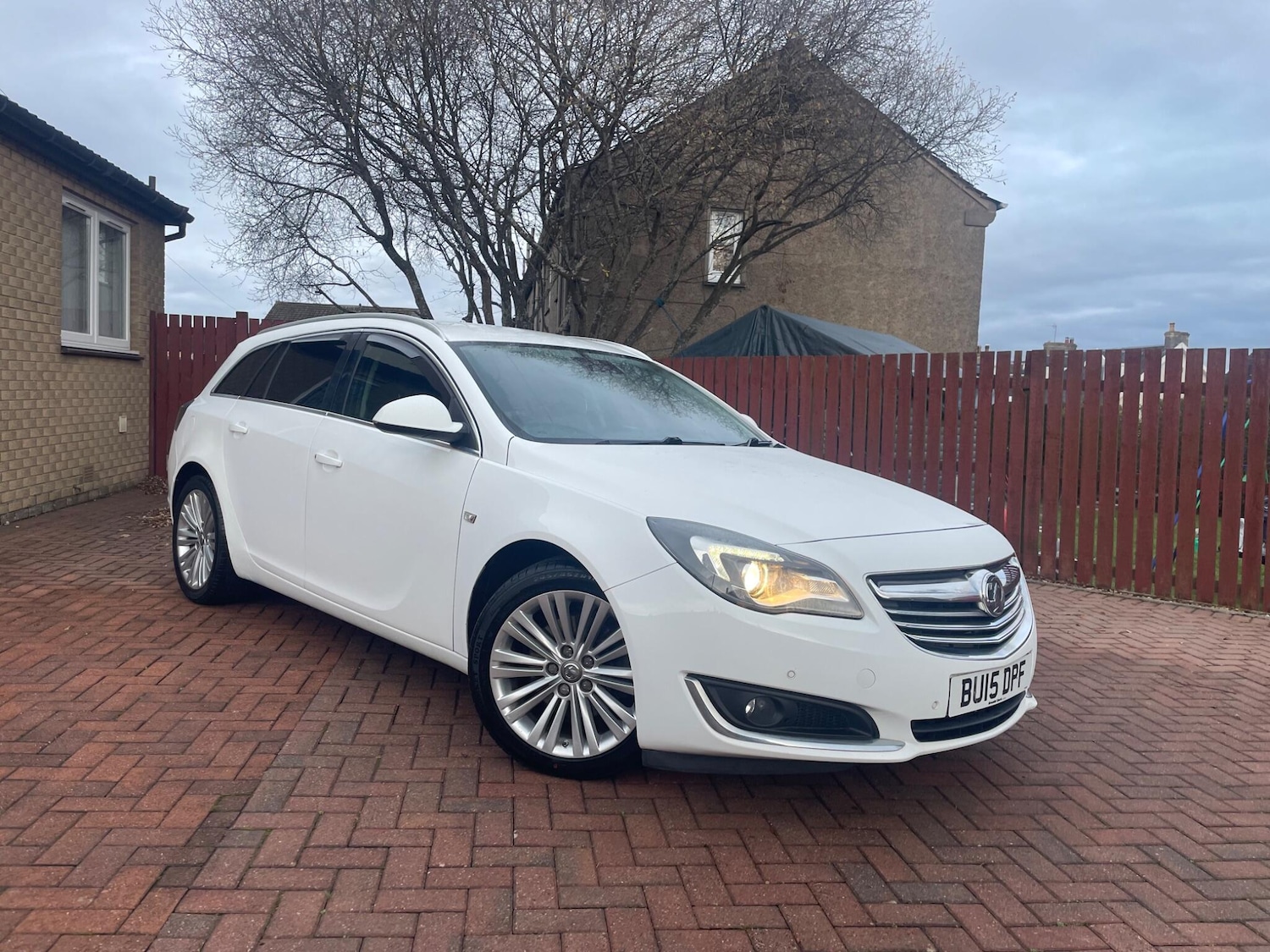 Used Vauxhall Insignia 2015 for sale - 76823764: Photo 1