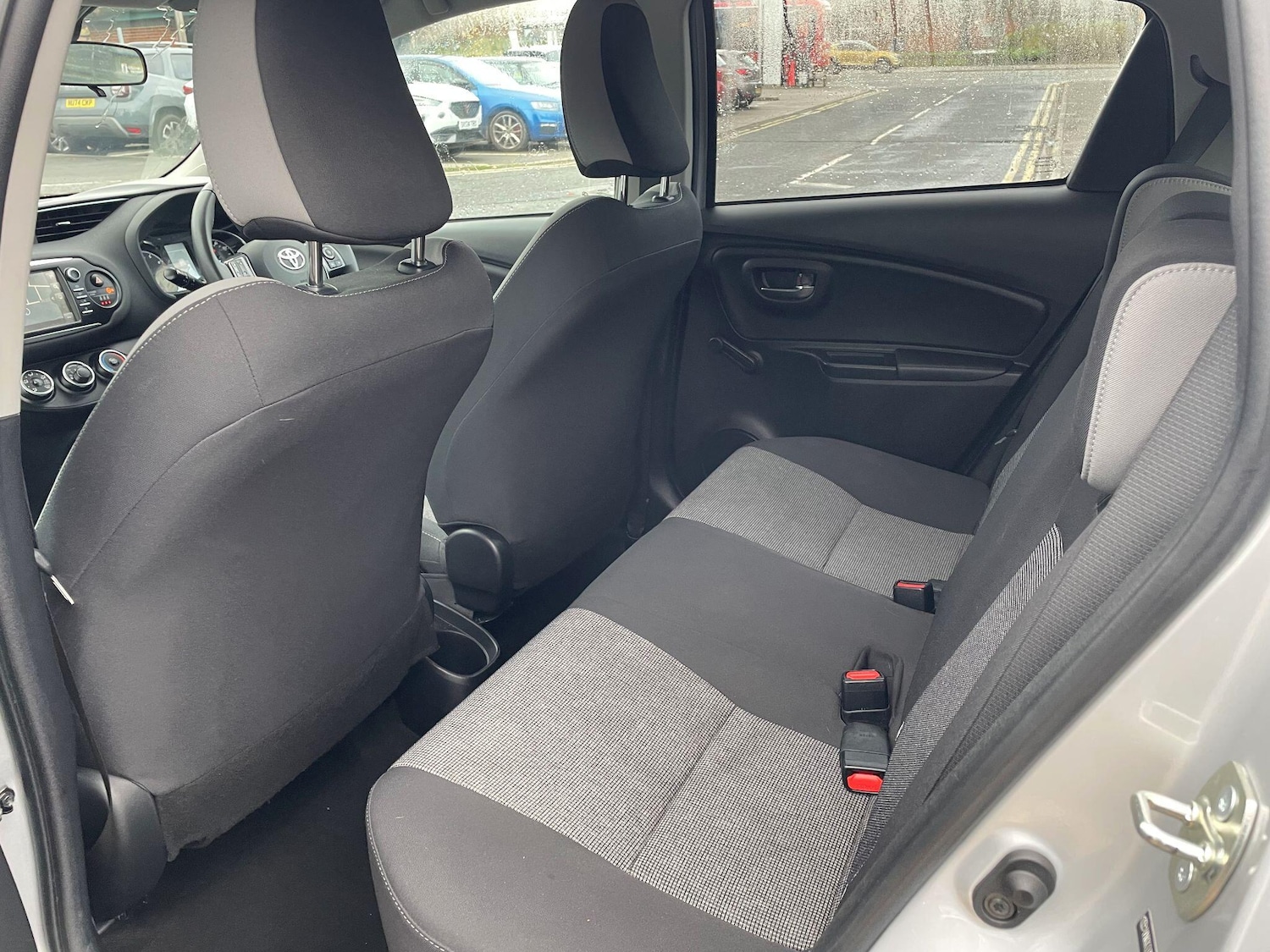 Used Toyota Yaris 2020 for sale - 76607203: Photo 17