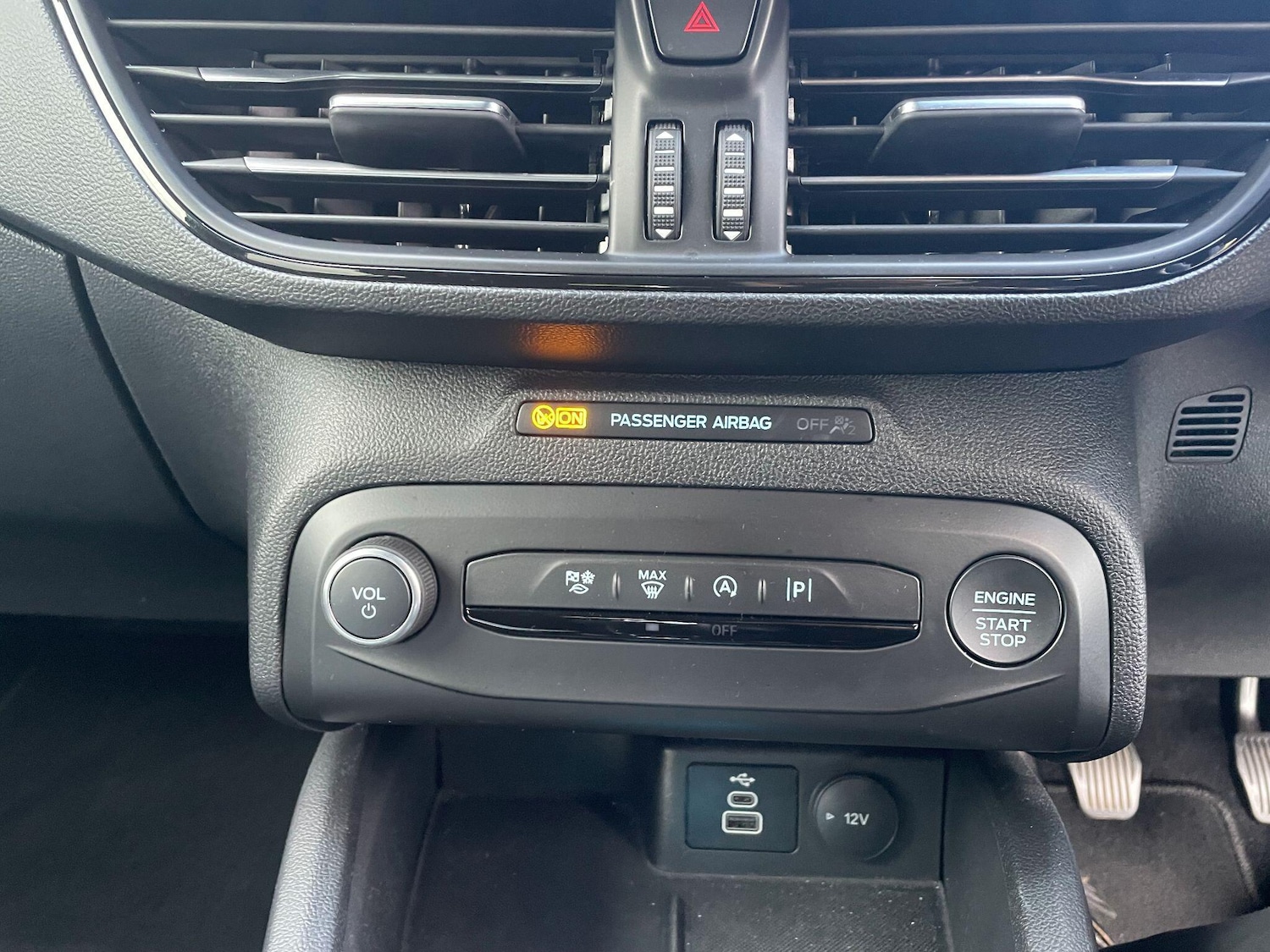 Used Ford Focus 2023 for sale - 76992092: Photo 11