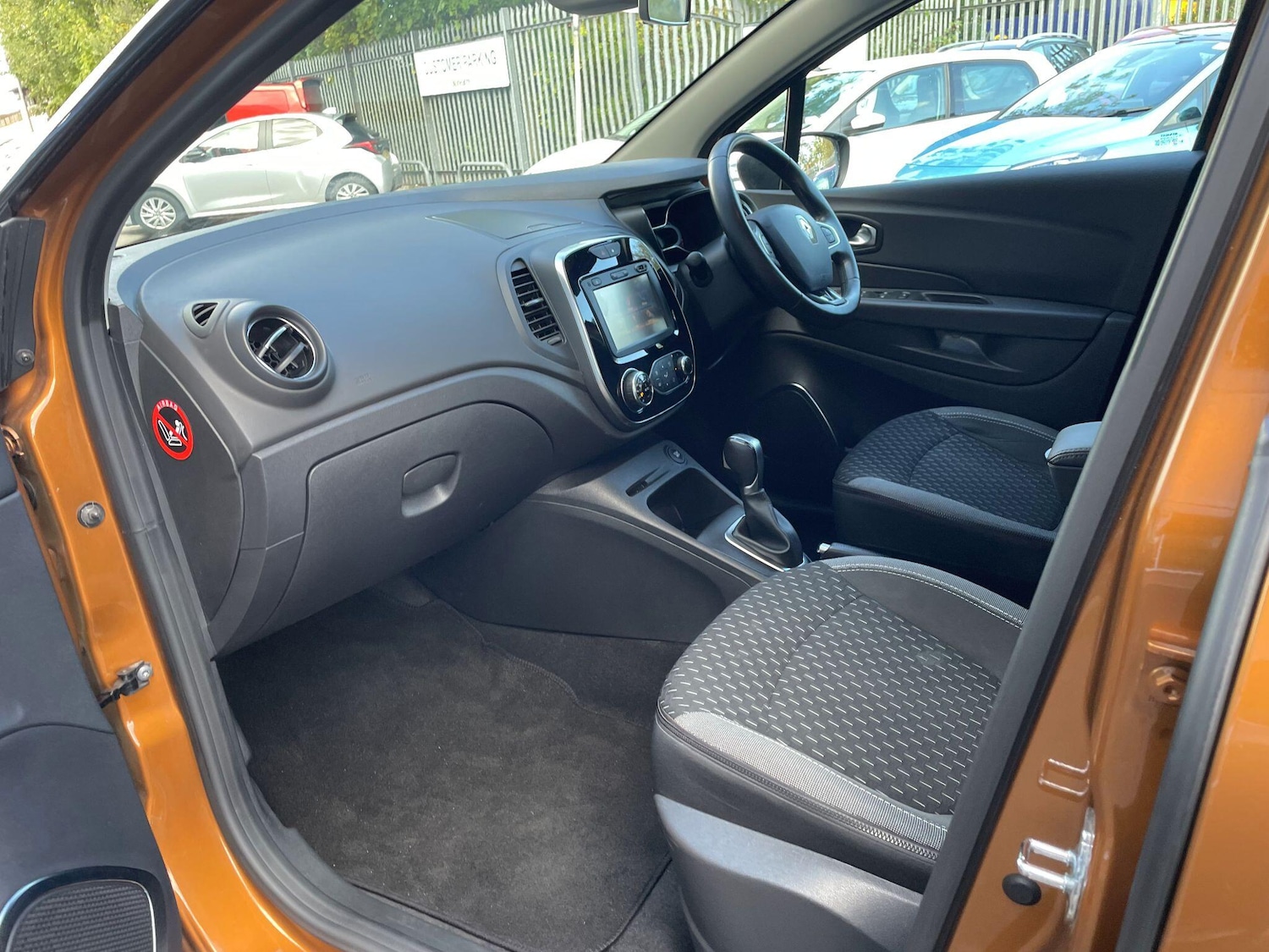 Used Renault Captur 2018 for sale - 76537801: Photo 10