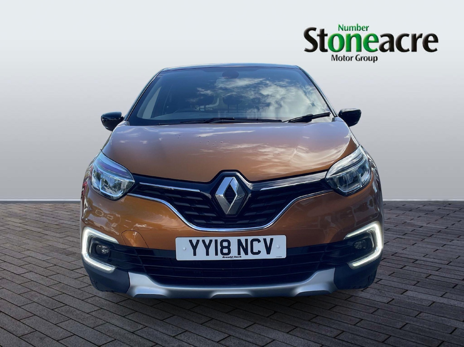 Used Renault Captur 2018 for sale - 76537801: Photo 2