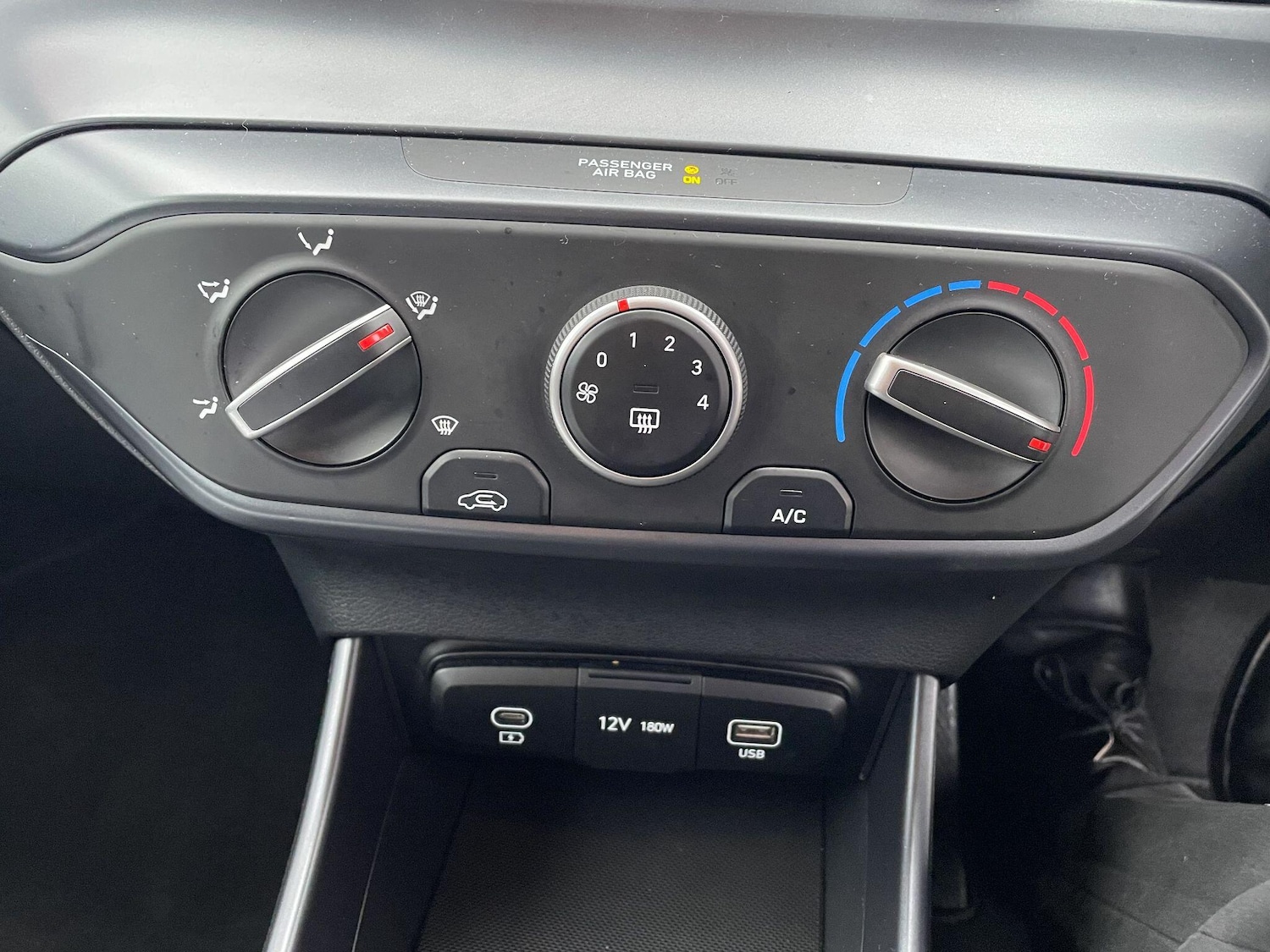 Used Hyundai i20 2024 for sale - 77411896: Photo 15