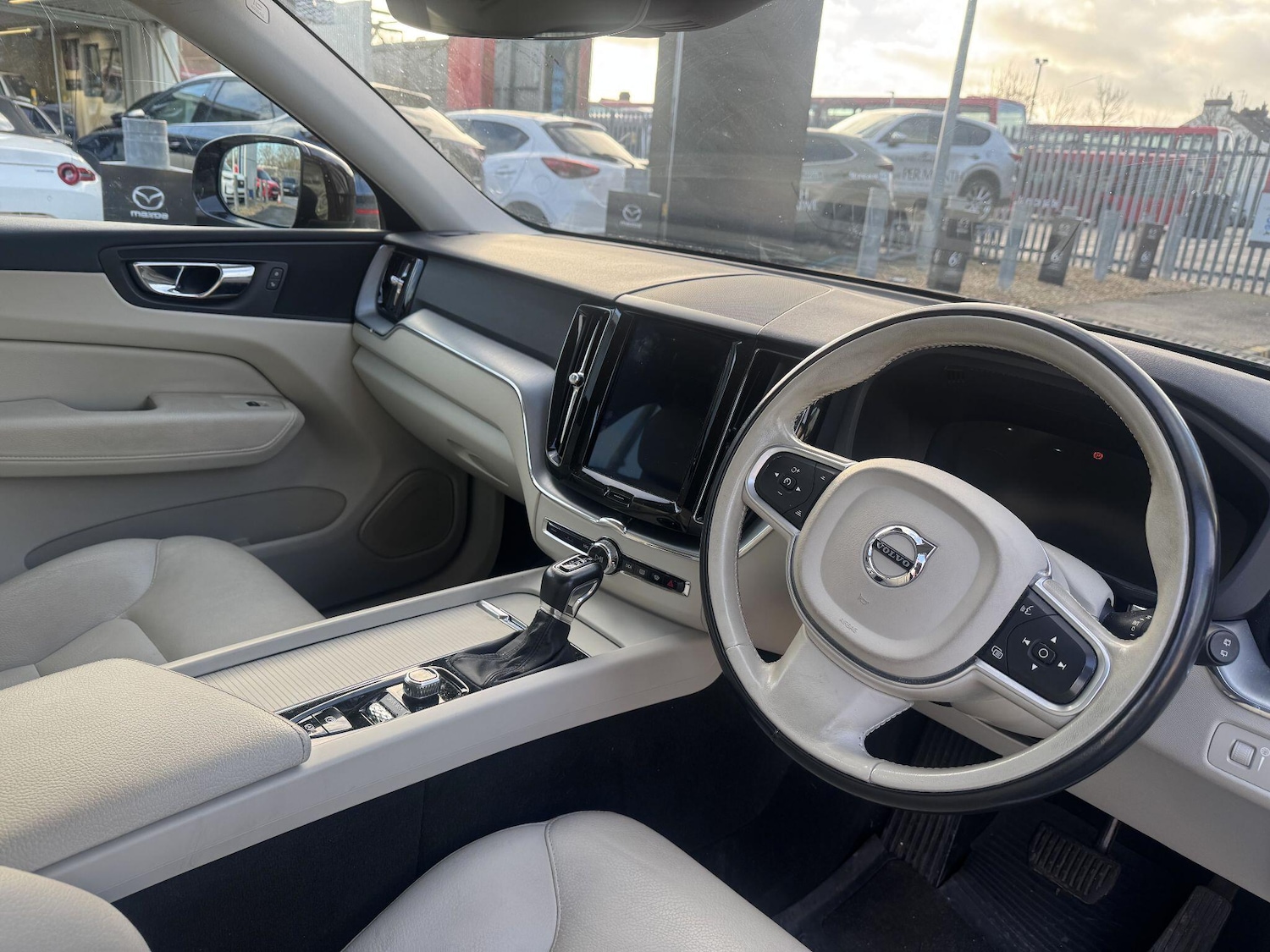 Used Volvo XC60 2018 for sale - 77067084: Photo 11