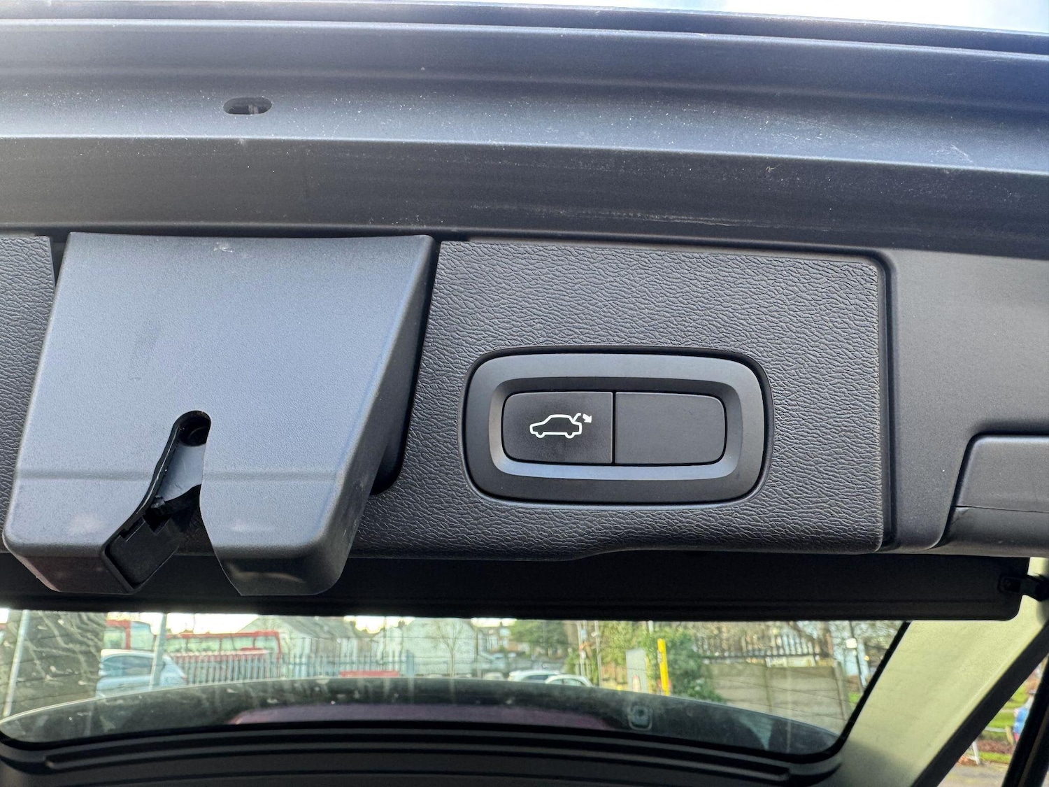 Used Volvo XC60 2018 for sale - 77067084: Photo 24