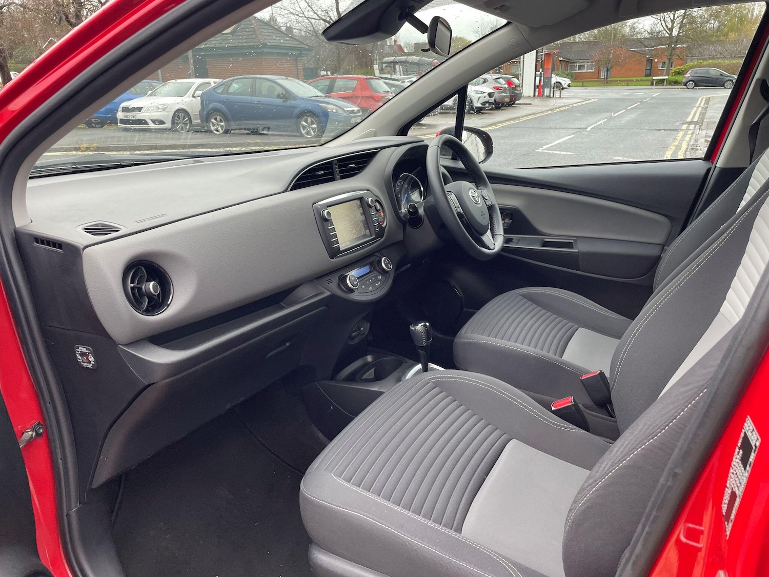 Used Toyota Yaris 2019 for sale - 76689674: Photo 12