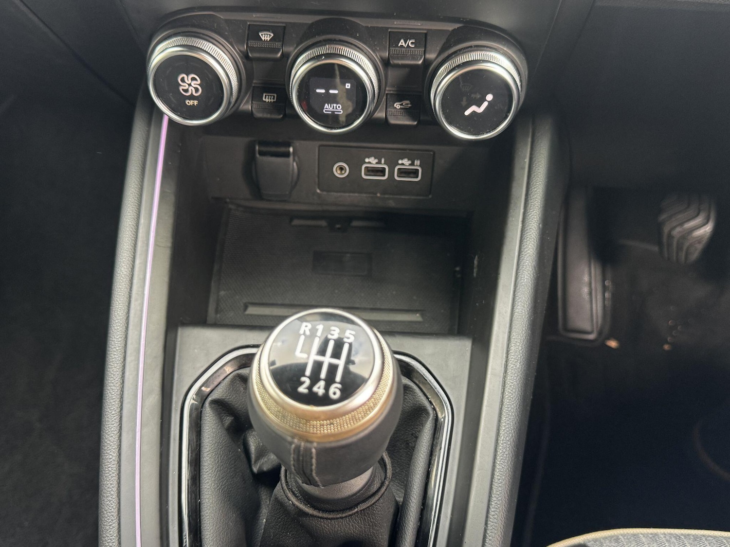 Used Renault Clio 2024 for sale - 77710159: Photo 11