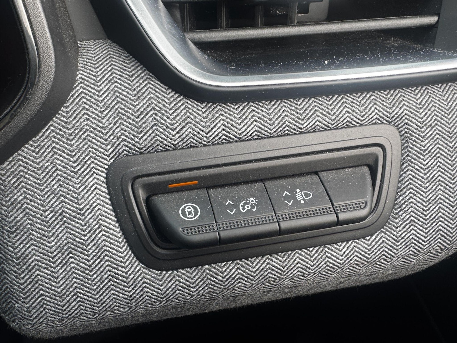 Used Renault Clio 2024 for sale - 77710159: Photo 17