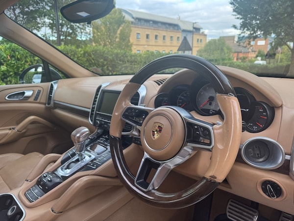 Used Porsche Cayenne 2015 for sale - 75683522: Photo 13