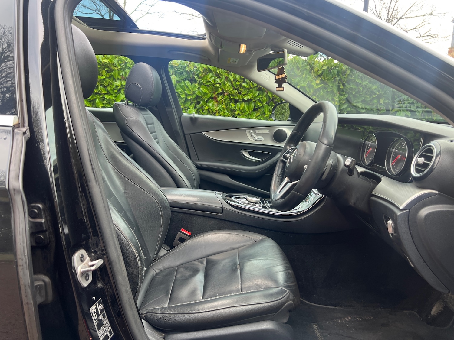 Used Mercedes-Benz E Class 2019 for sale - 77684502: Photo 2