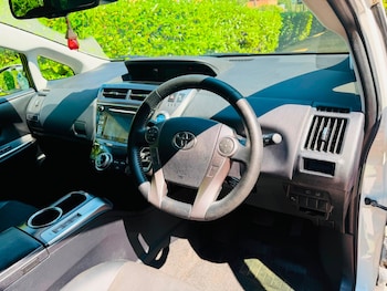 Used Toyota Prius+ 2020 for sale - 79386683: Photo