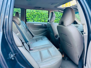 Used Volvo V70 2006 for sale - 79633156: Photo