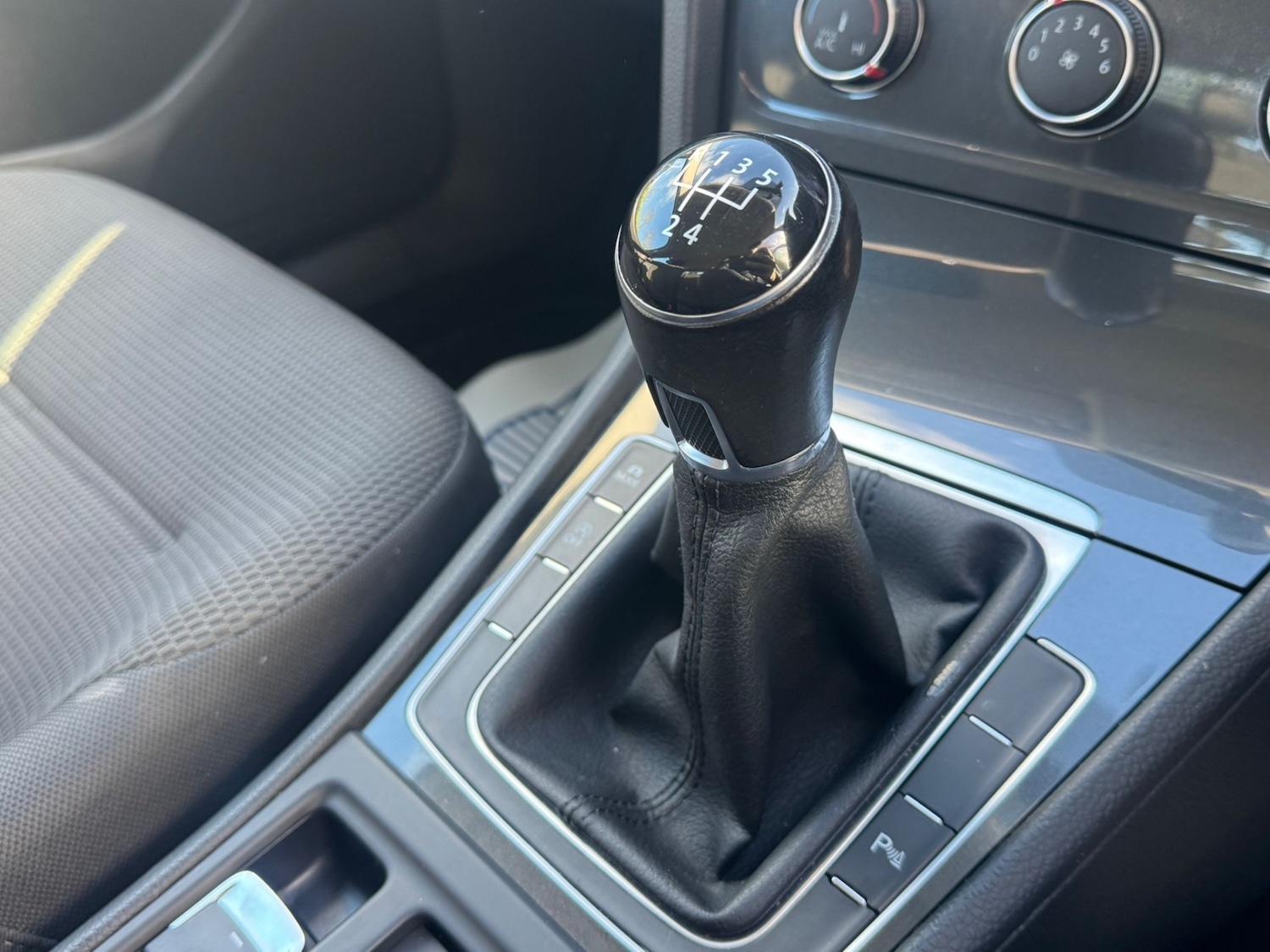 Used Volkswagen Golf 2017 for sale - 76807075: Photo 10