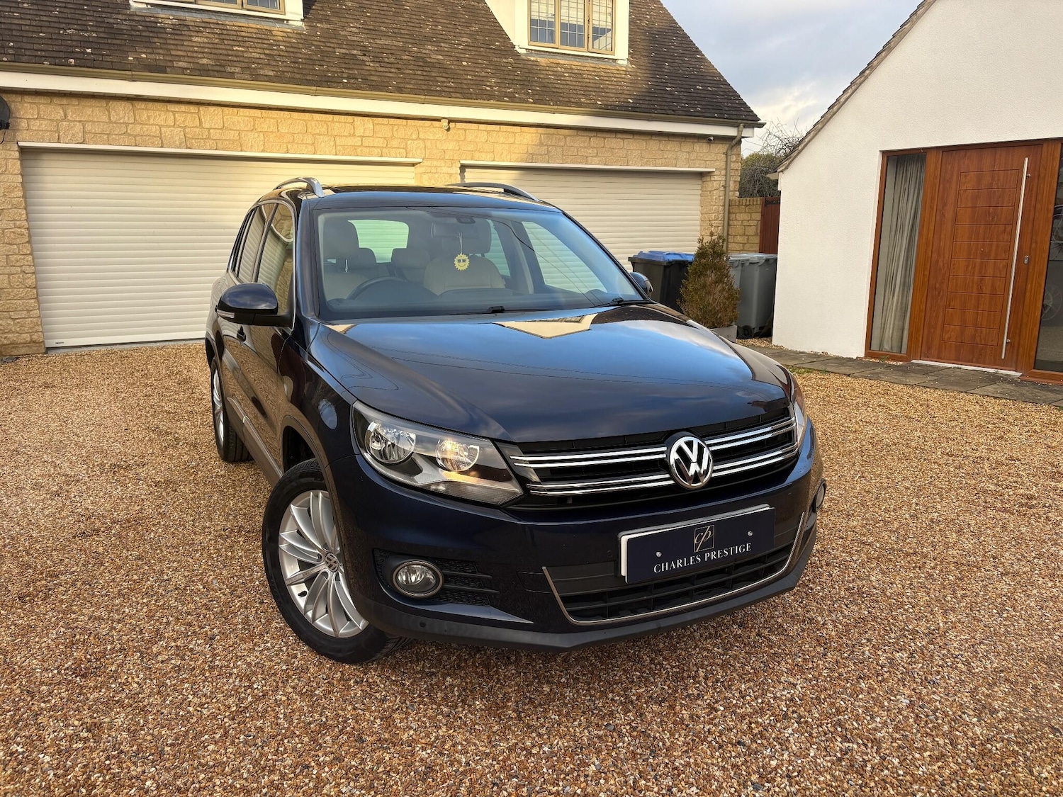 Used Volkswagen Tiguan 2012 for sale - 76913144: Photo 1