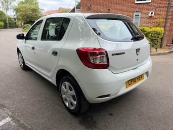 Used Dacia Sandero 2016 for sale - 79140881: Photo