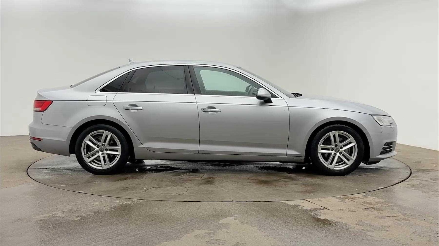Used Audi A4 2017 for sale - 78115044: Photo 2
