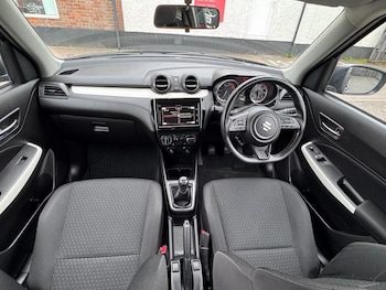 Used Suzuki Swift 2021 for sale - 76202117: Photo 2