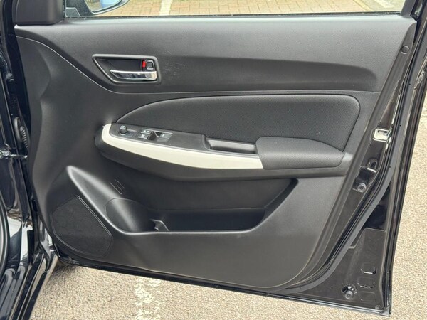 Used Suzuki Swift 2021 for sale - 76202117: Photo 32