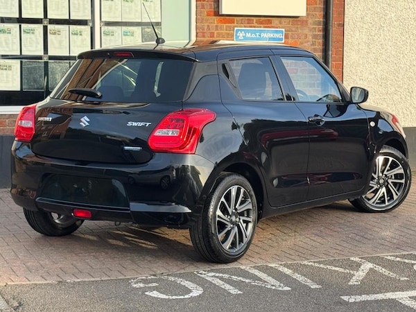 Used Suzuki Swift 2021 for sale - 76202117: Photo 7