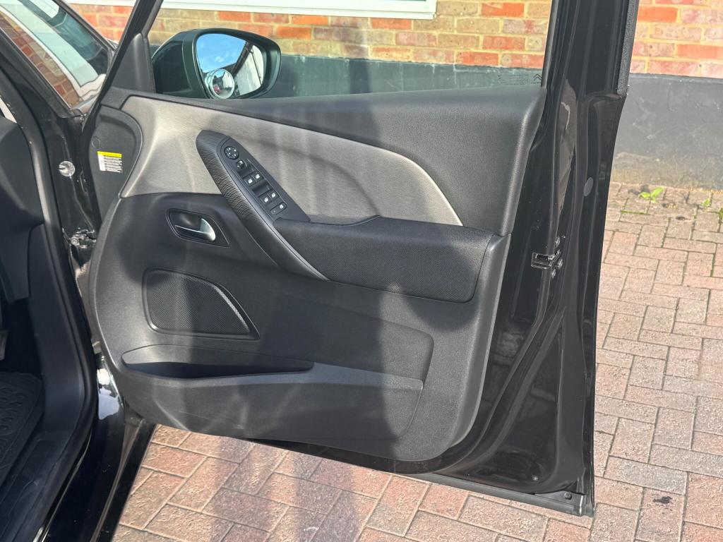 Used Citroen C4 Grand Picasso 2016 for sale - 76202111: Photo 36