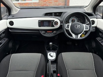 Used Toyota Yaris 2014 for sale - 76273644: Photo