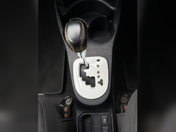 Used Toyota Yaris 2014 for sale - 76273644: Photo