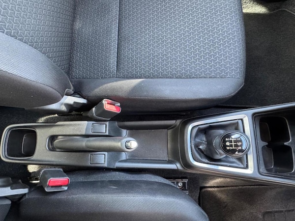 Used Suzuki Swift 2020 for sale - 76202112: Photo 25