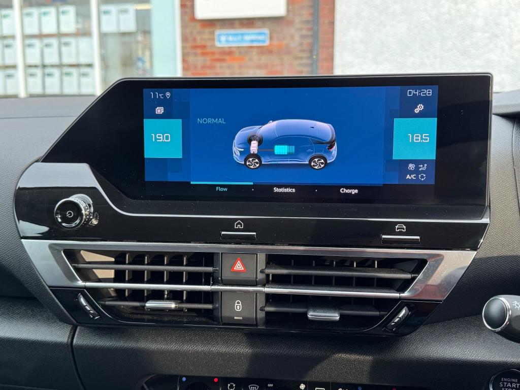 Used Citroen e-C4 2022 for sale - 76197141: Photo 30