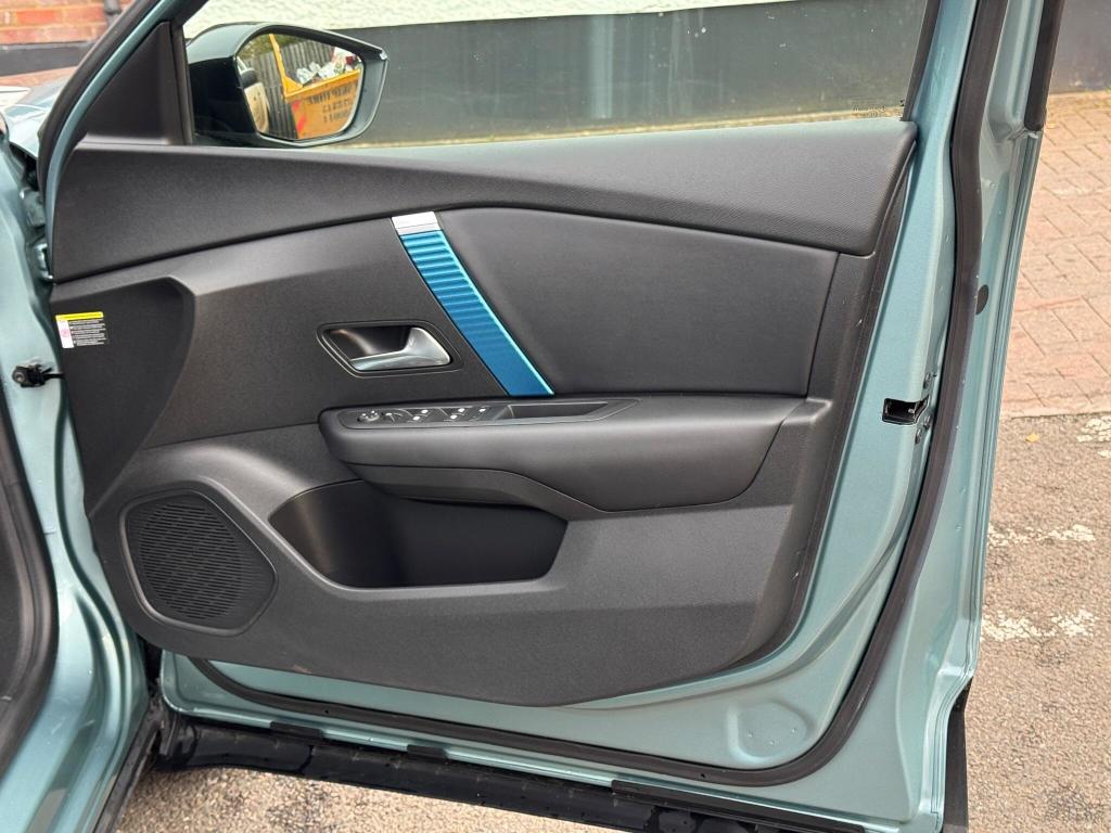 Used Citroen e-C4 2022 for sale - 76197141: Photo 40