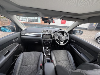 Used Suzuki Vitara 2021 for sale - 76202109: Photo 2