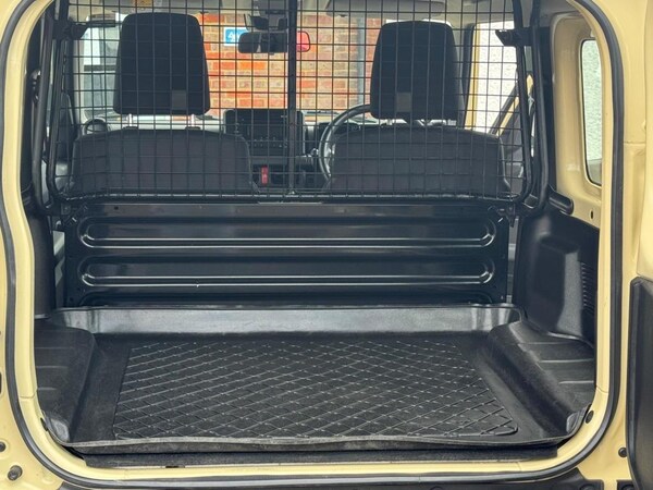 Used Suzuki Jimny 2023 for sale - 76202139: Photo 15