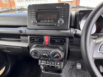 Used Suzuki Jimny 2023 for sale - 76202139: Photo 4