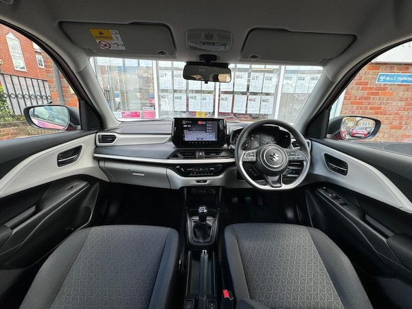 Used Suzuki Swift 2024 for sale - 76202116: Photo 2