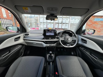 Used Suzuki Swift 2024 for sale - 76202116: Photo 2