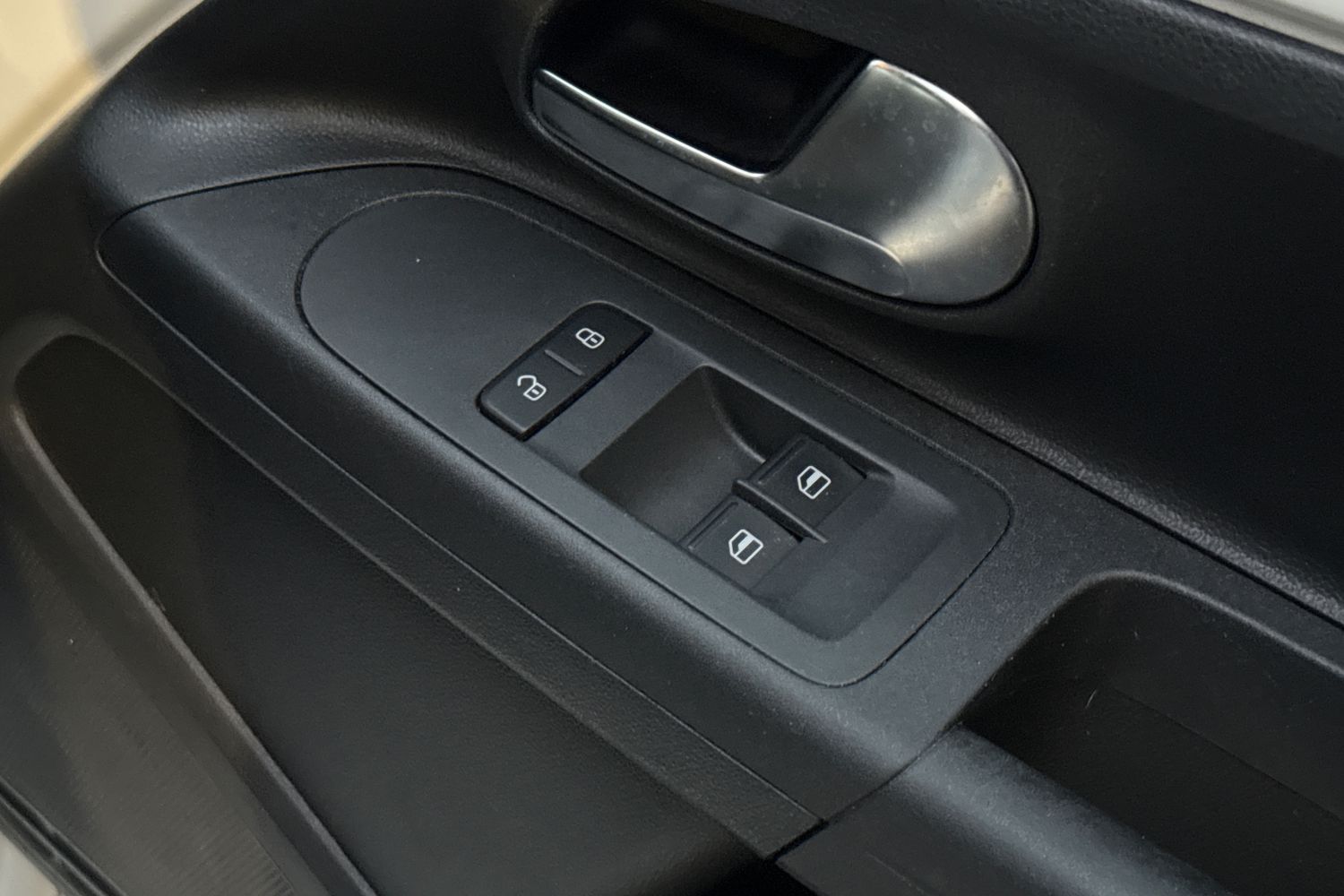 Used Volkswagen up! 2015 for sale - 76411659: Photo 21