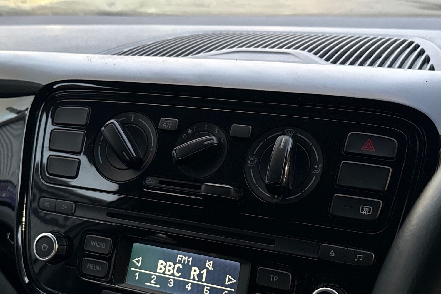 Used Volkswagen up! 2015 for sale - 76411659: Photo 22