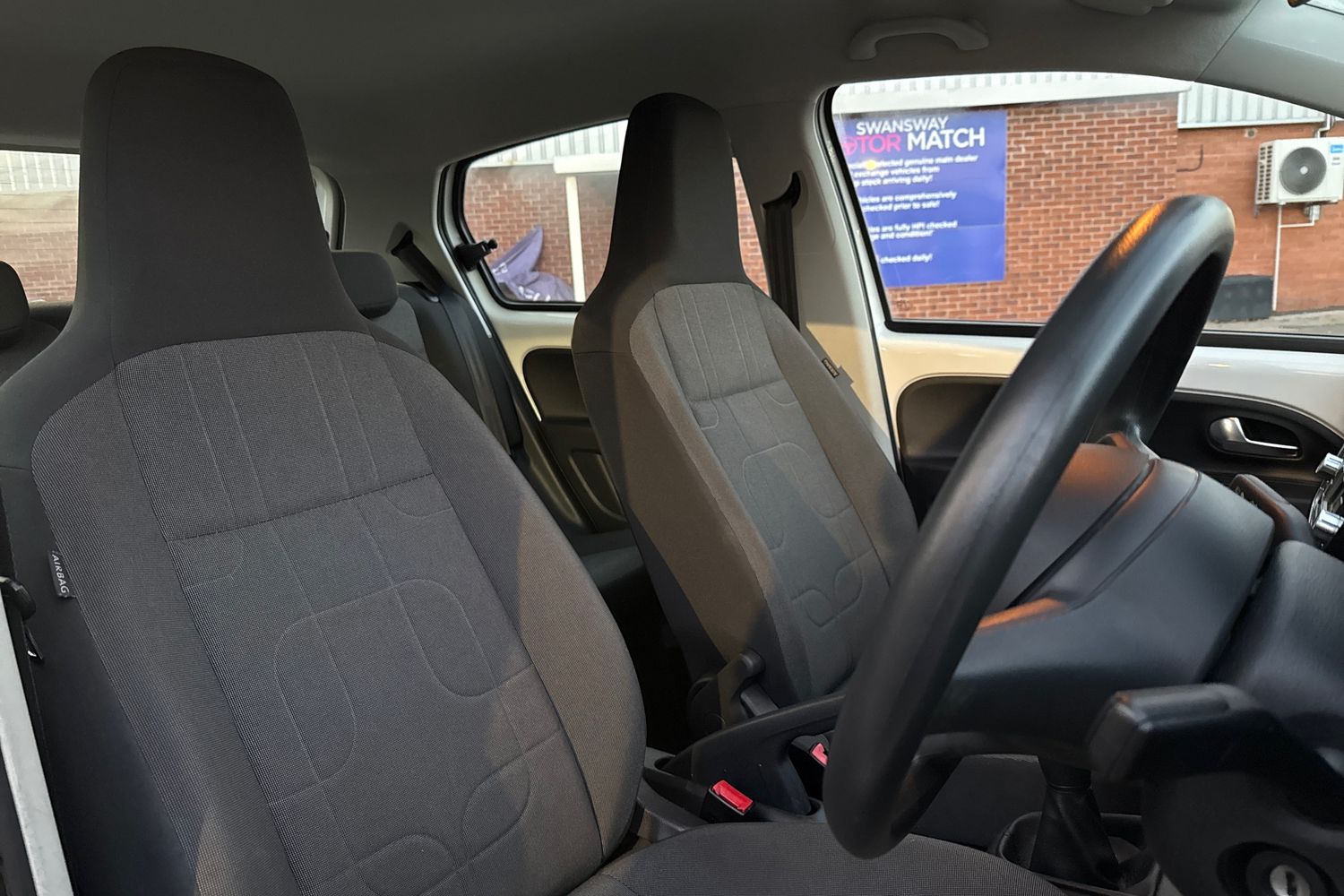 Used Volkswagen up! 2015 for sale - 76411659: Photo 24