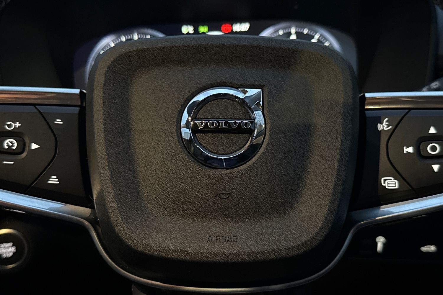 Used Volvo XC40 2021 for sale - 76827890: Photo 35