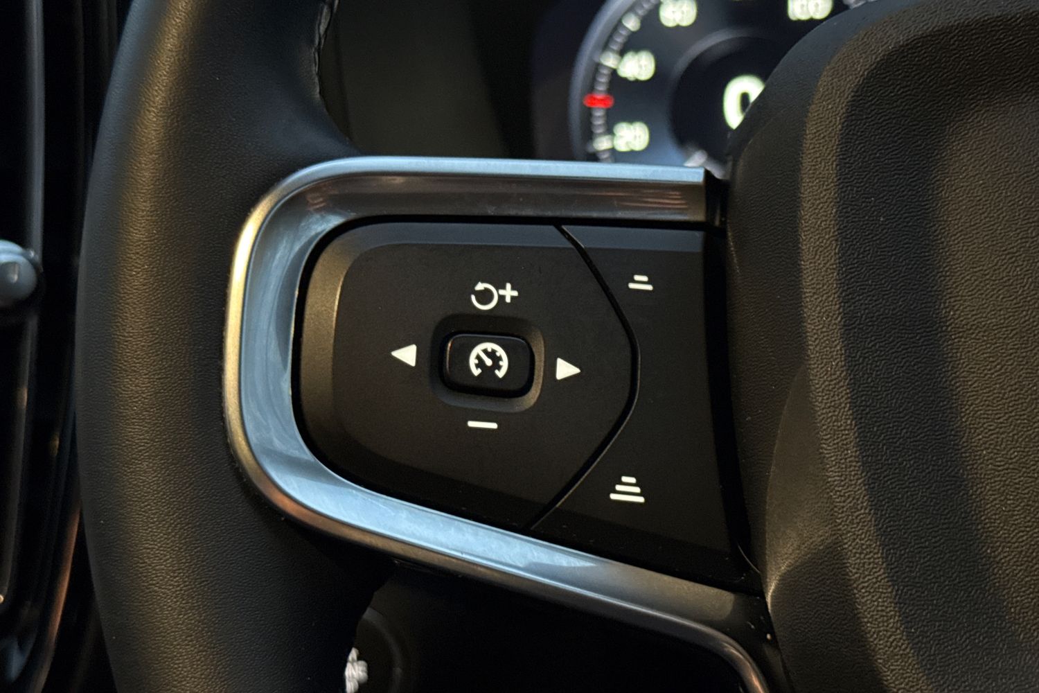 Used Volvo XC40 2021 for sale - 76827890: Photo 36