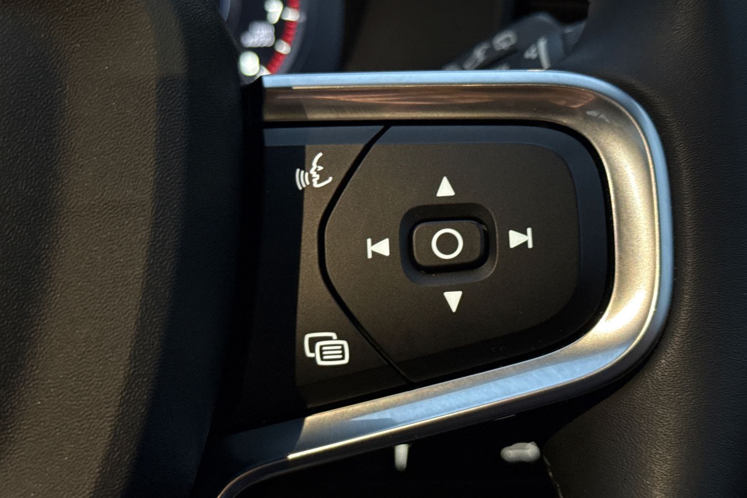 Used Volvo XC40 2021 for sale - 76827890: Photo 37